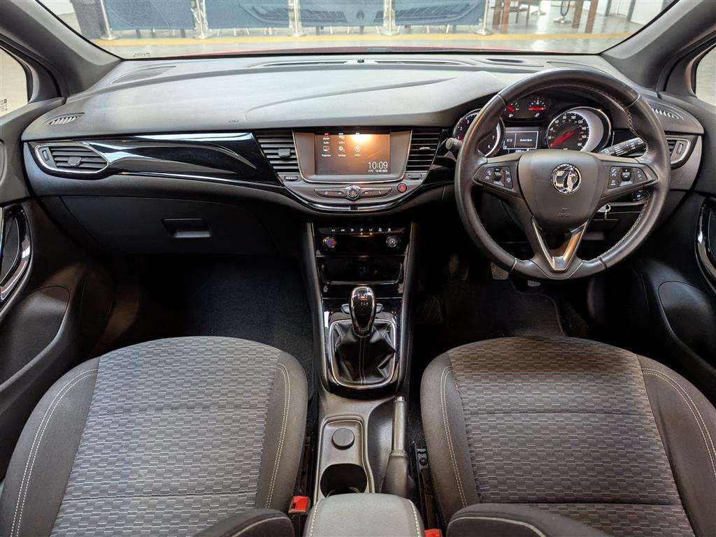 <p>2017 VAUXHALL ASTRA SRI TURBO</p>