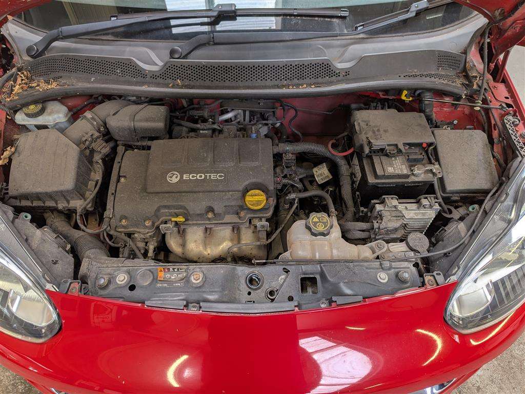 <p>2015 VAUXHALL ADAM GLAM</p>
