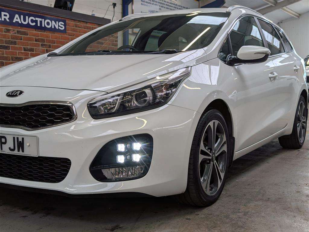 <p>2017 KIA CEED GT-LINE ISG CRDI S-A</p>