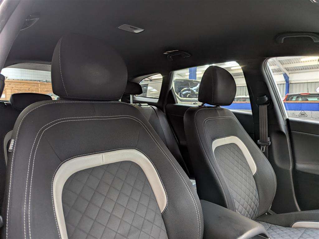 <p>2017 KIA CEED GT-LINE ISG CRDI S-A</p>