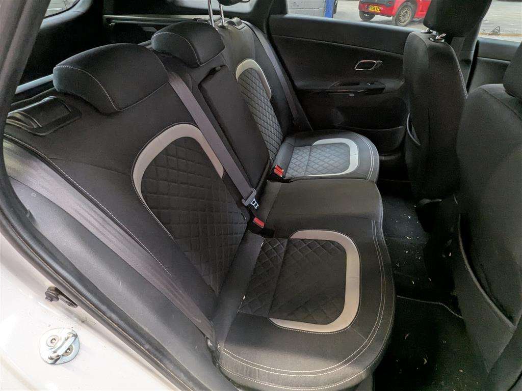 <p>2017 KIA CEED GT-LINE ISG CRDI S-A</p>