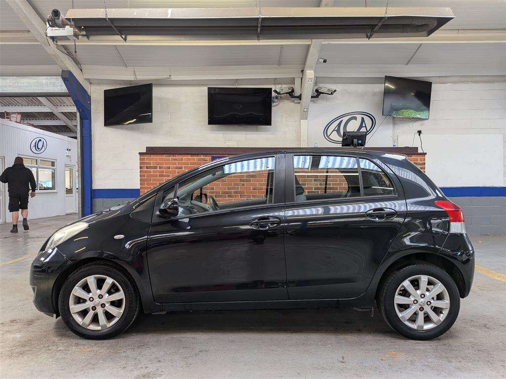<p>2009 TOYOTA YARIS TR VVT-I</p>