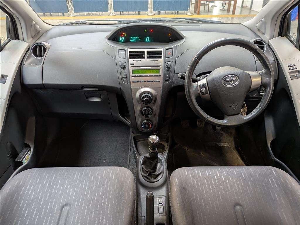 <p>2009 TOYOTA YARIS TR VVT-I</p>