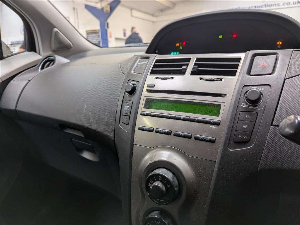 <p>2009 TOYOTA YARIS TR VVT-I</p>