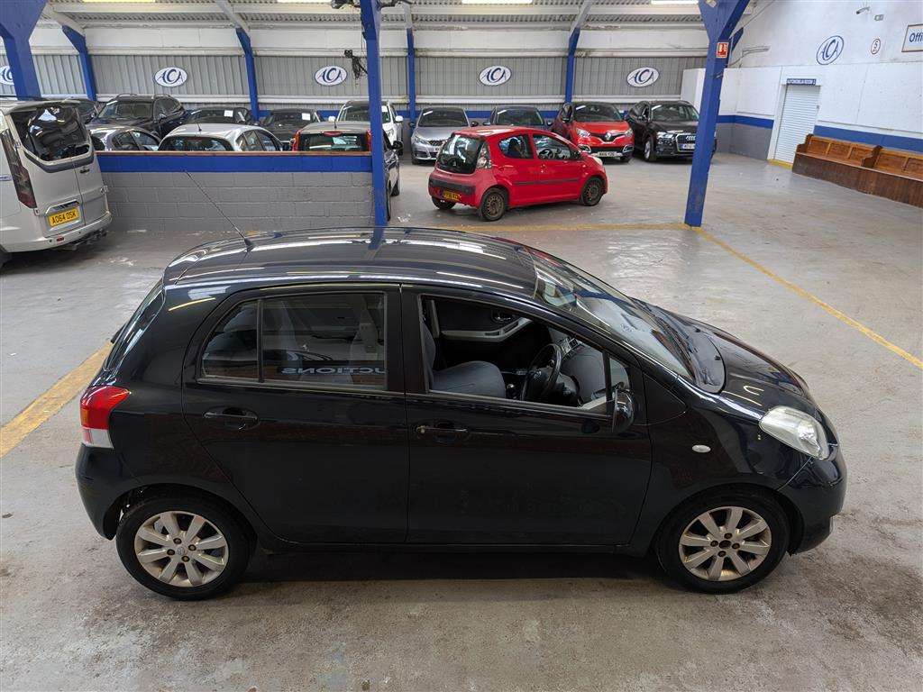 <p>2009 TOYOTA YARIS TR VVT-I</p>