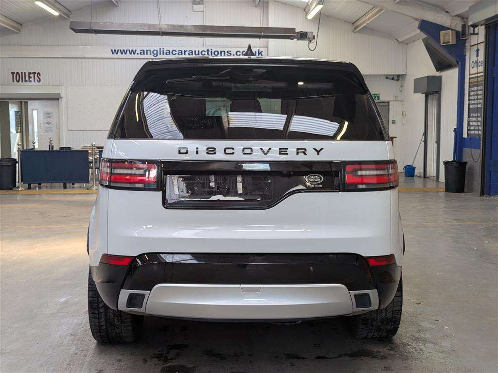 <p>2018 LAND ROVER DISCOVERY LUXURY HSE SDV6</p>