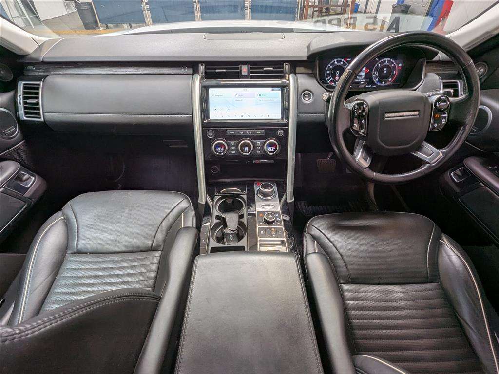 <p>2018 LAND ROVER DISCOVERY LUXURY HSE SDV6</p>