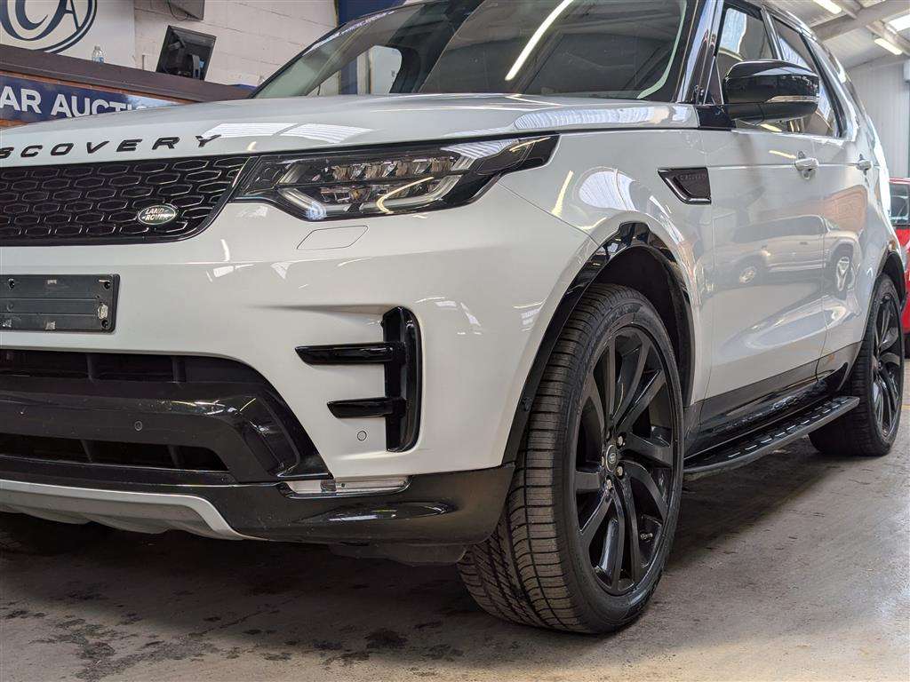 <p>2018 LAND ROVER DISCOVERY LUXURY HSE SDV6</p>