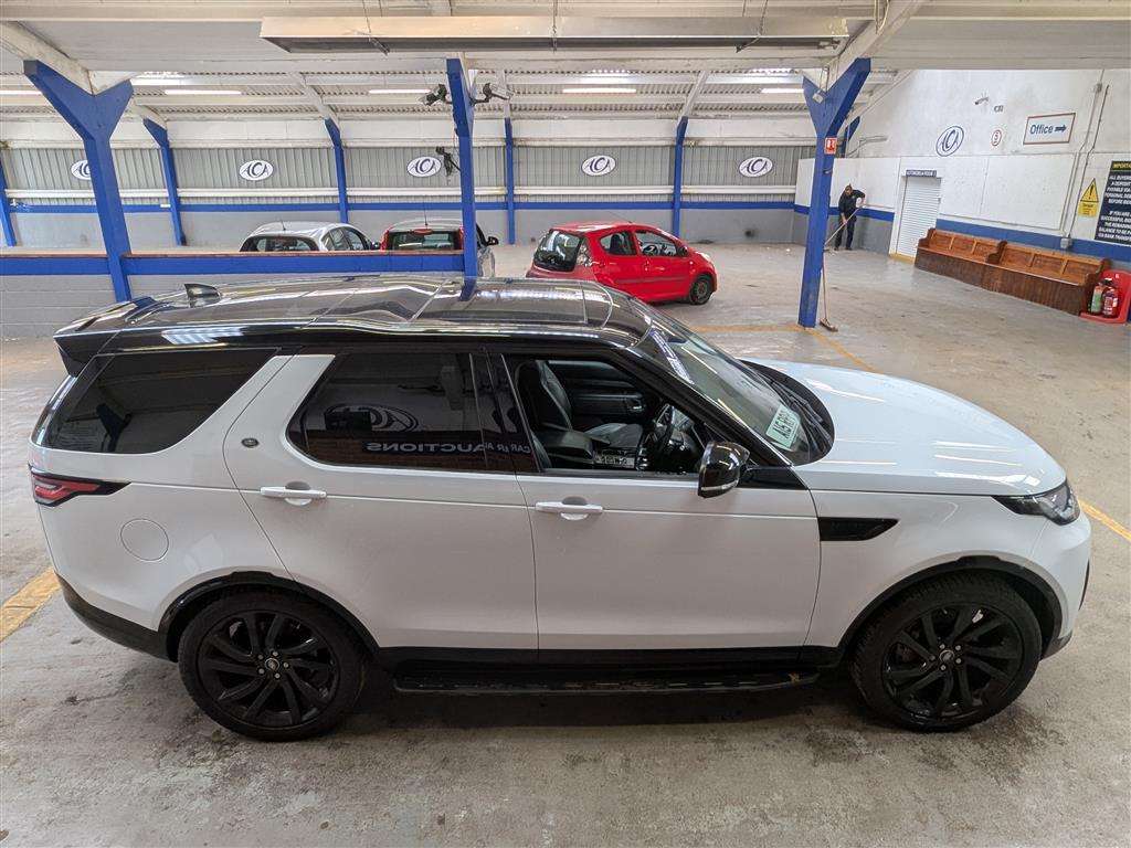 <p>2018 LAND ROVER DISCOVERY LUXURY HSE SDV6</p>