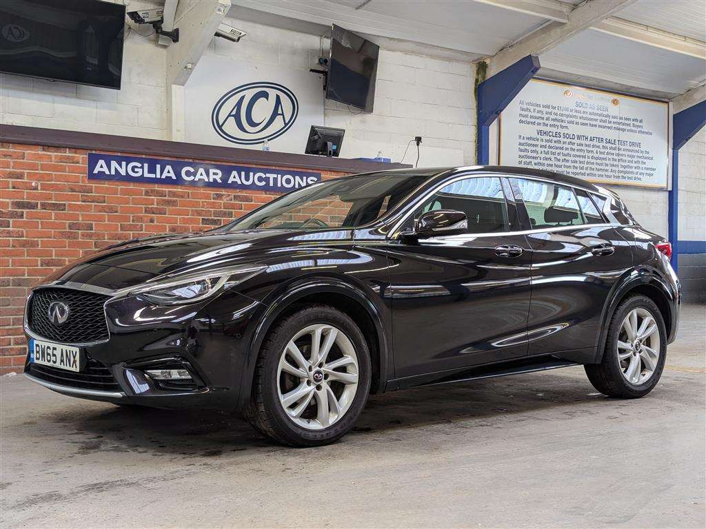 <p>2016 INFINITI Q30 PREMIUM TECH D</p>