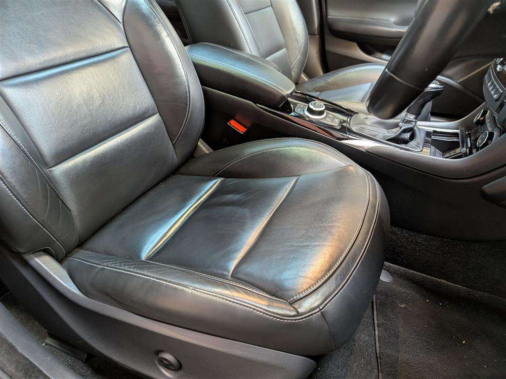 <p>2016 INFINITI Q30 PREMIUM TECH D</p>