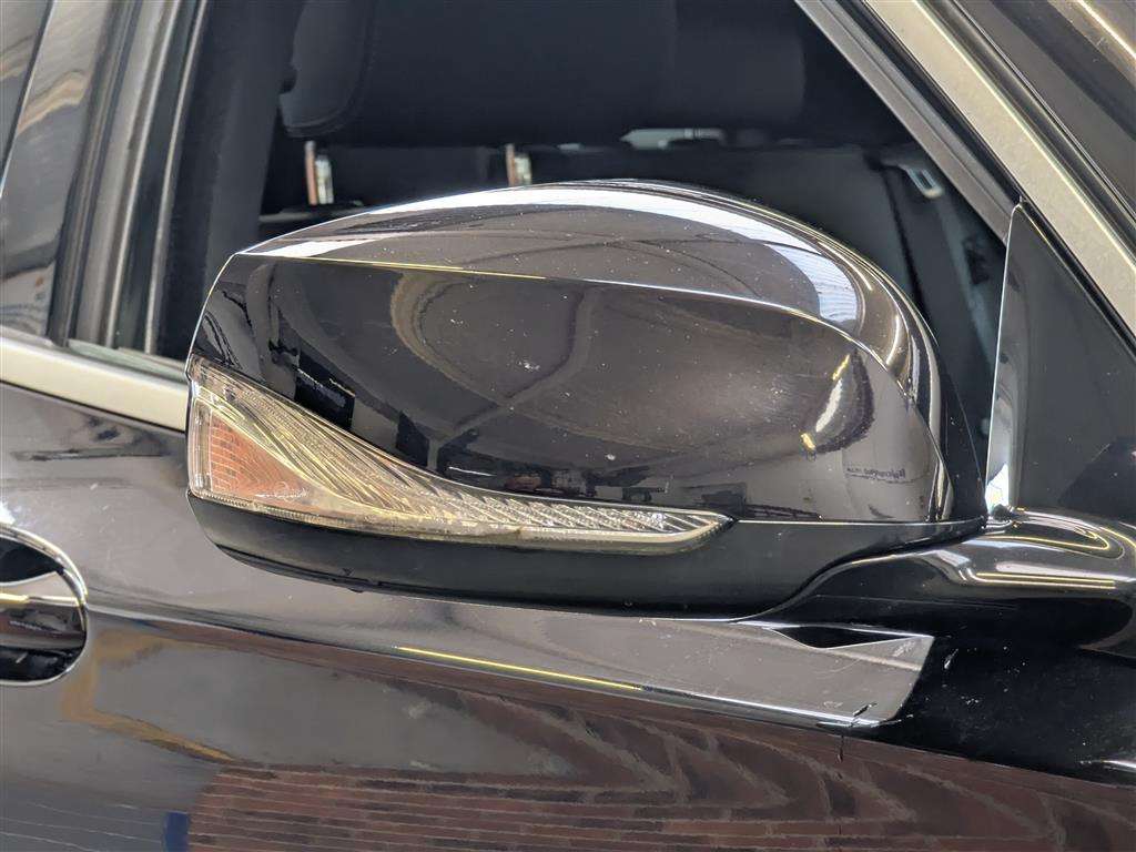 <p>2016 INFINITI Q30 PREMIUM TECH D</p>