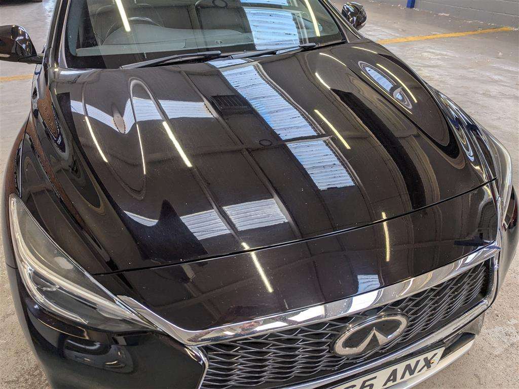 <p>2016 INFINITI Q30 PREMIUM TECH D</p>