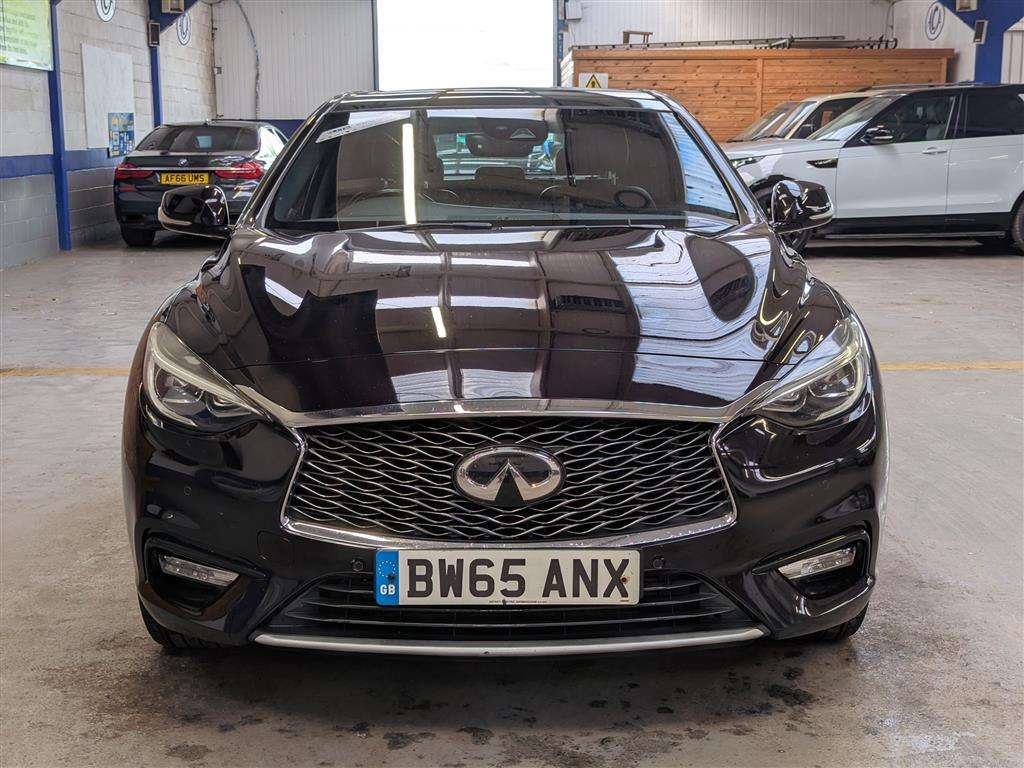 <p>2016 INFINITI Q30 PREMIUM TECH D</p>