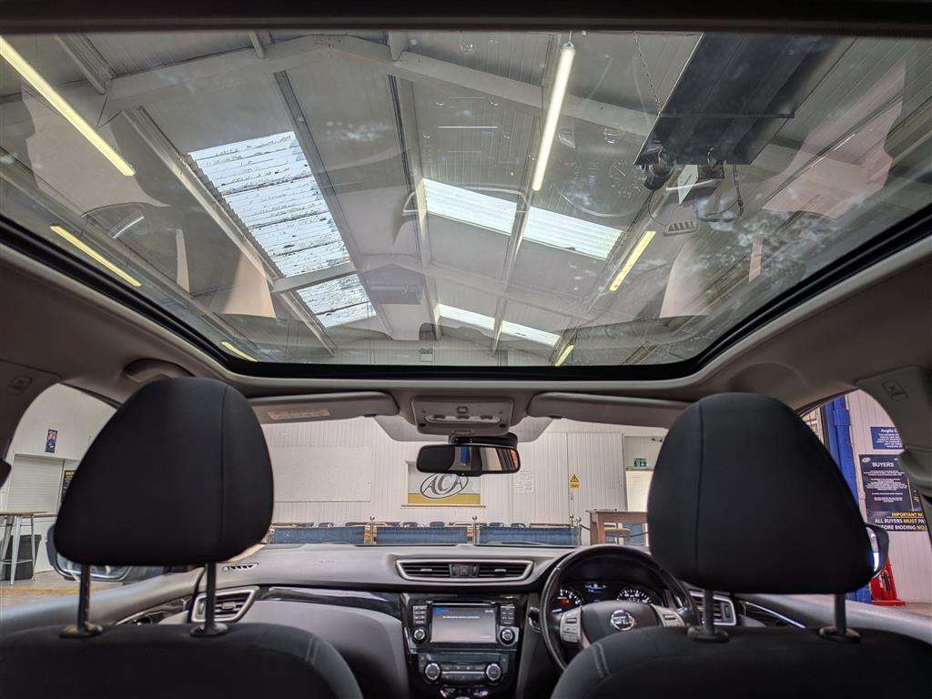 <p>2015 NISSAN QASHQAI N-TEC + DIG-T</p>