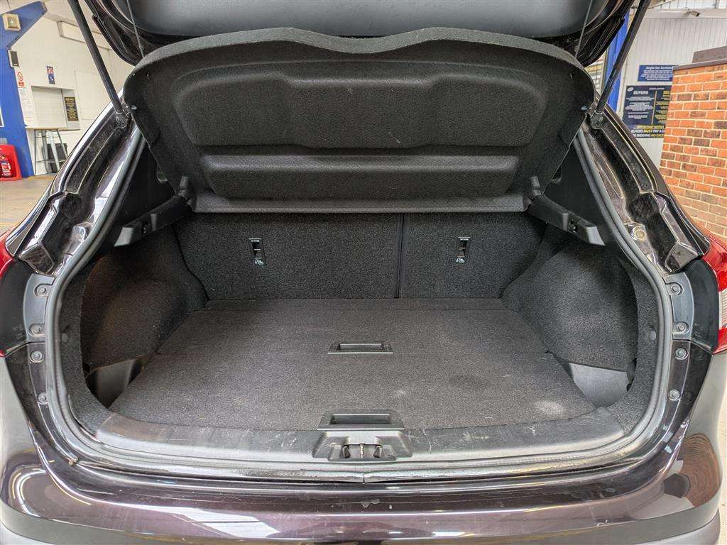 <p>2015 NISSAN QASHQAI N-TEC + DIG-T</p>