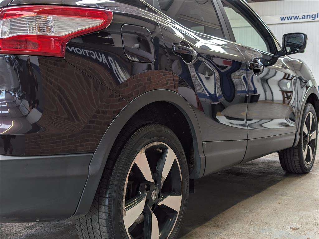 <p>2015 NISSAN QASHQAI N-TEC + DIG-T</p>