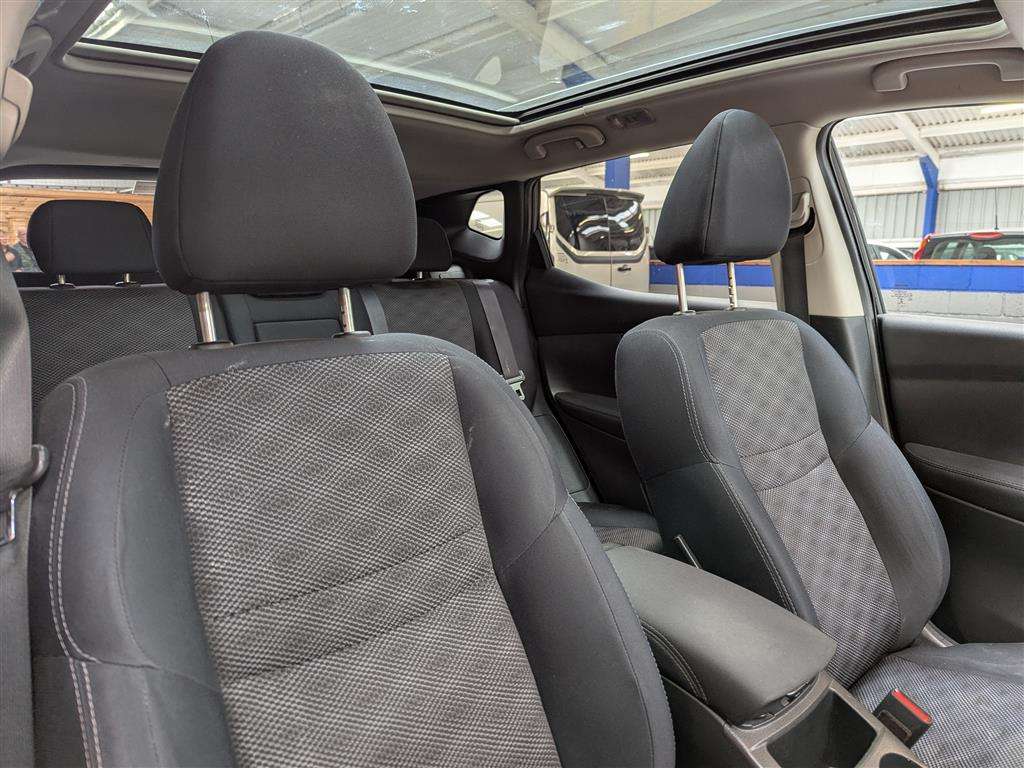 <p>2015 NISSAN QASHQAI N-TEC + DIG-T</p>
