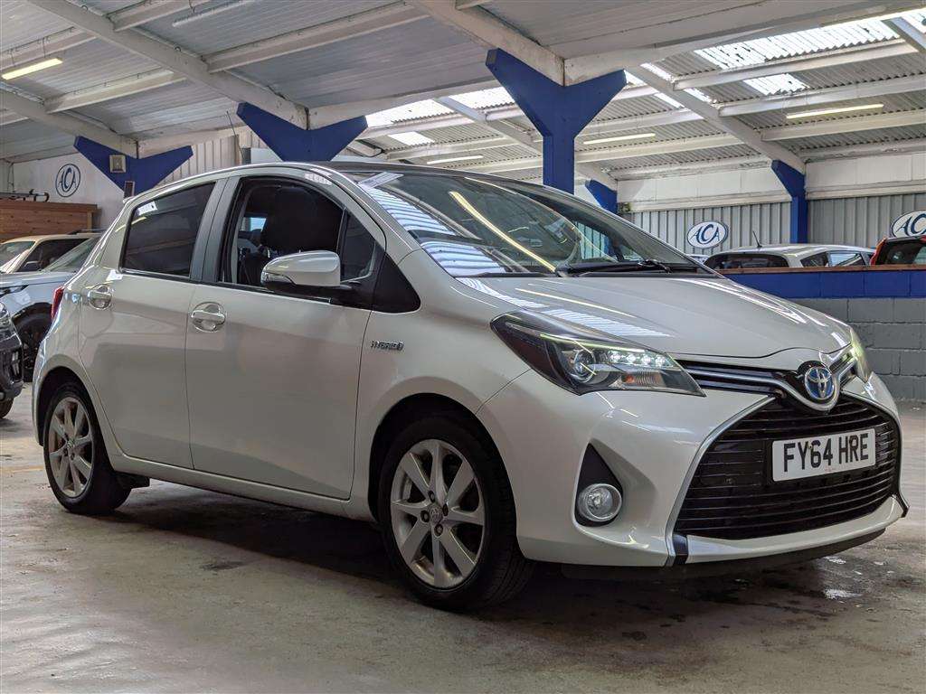 <p>2014 TOYOTA YARIS HYBRID EXCEL CVT</p>