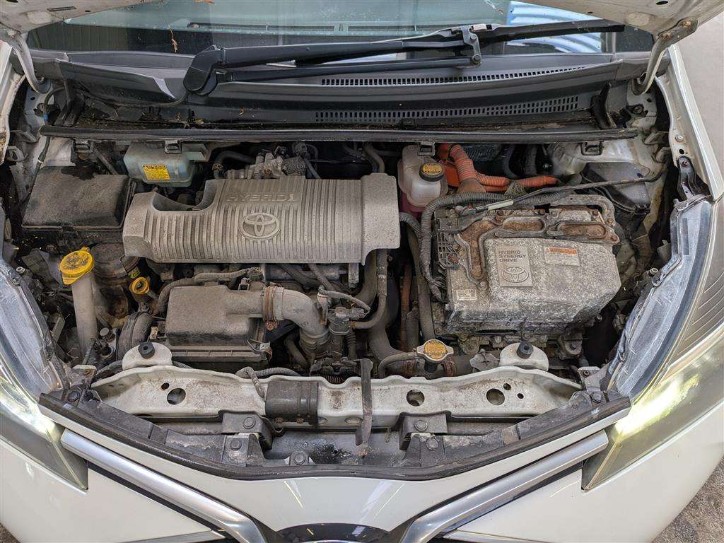 <p>2014 TOYOTA YARIS HYBRID EXCEL CVT</p>