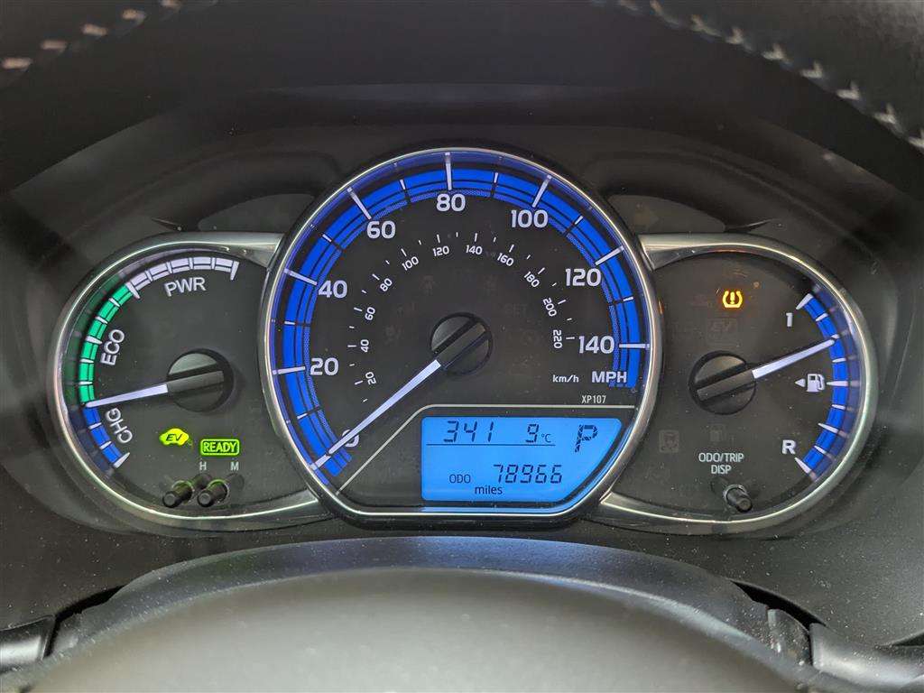<p>2014 TOYOTA YARIS HYBRID EXCEL CVT</p>