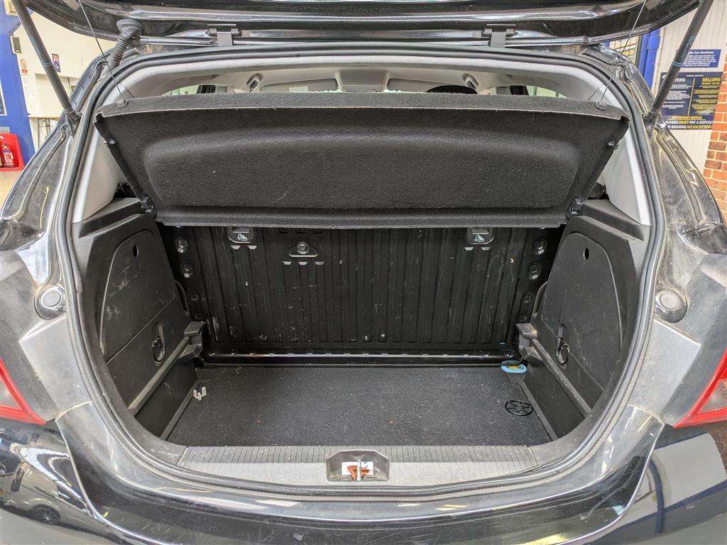 <p>2019 VAUXHALL CORSA SRI VX-LINE NAV BLA</p>