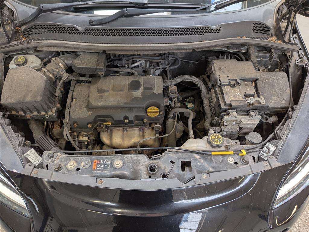 <p>2019 VAUXHALL CORSA SRI VX-LINE NAV BLA</p>