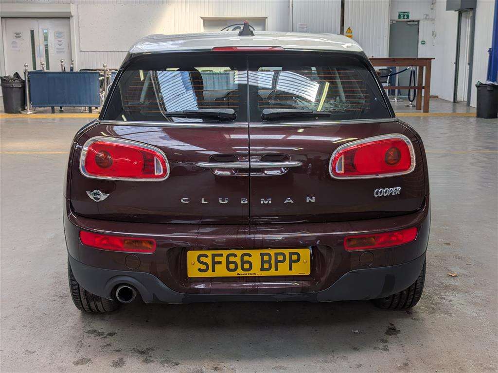 <p>2016 MINI CLUBMAN COOPER</p>