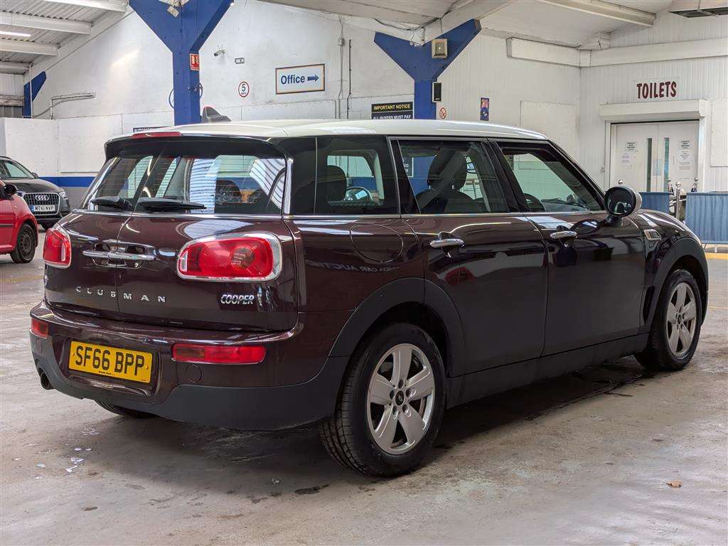 <p>2016 MINI CLUBMAN COOPER</p>