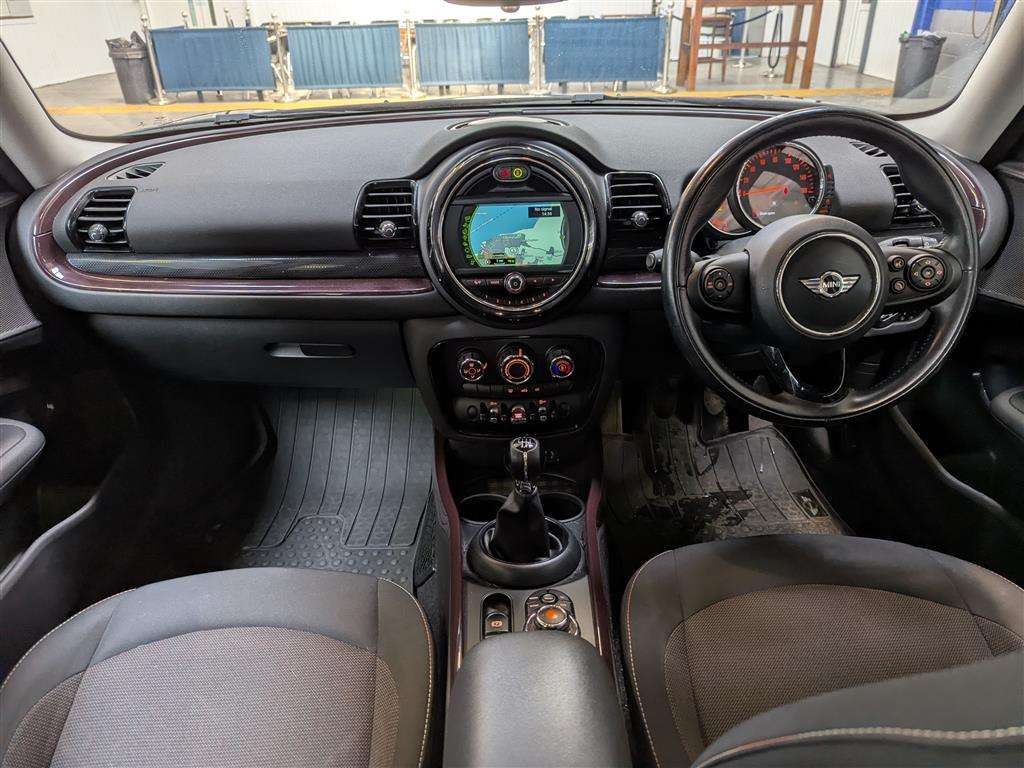 <p>2016 MINI CLUBMAN COOPER</p>