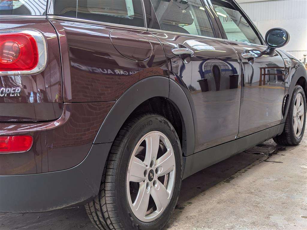 <p>2016 MINI CLUBMAN COOPER</p>
