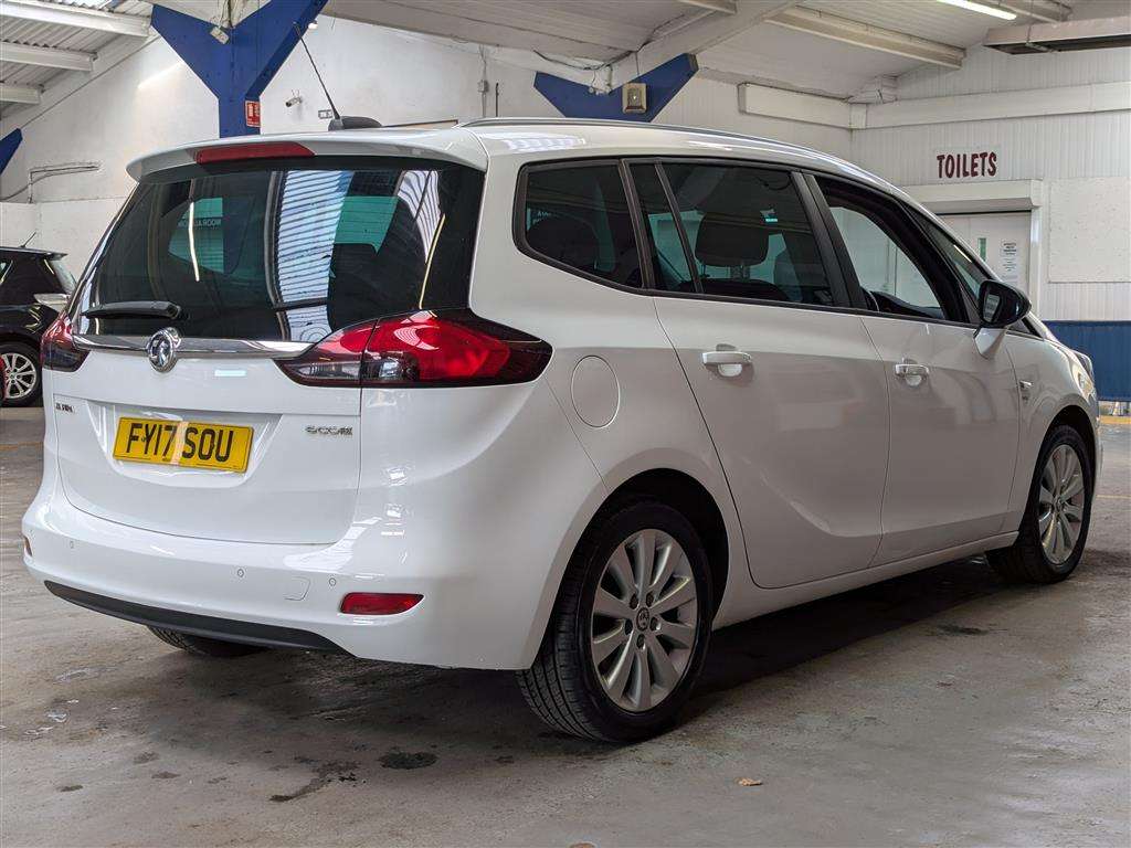 <p>2017 VAUXHALL ZAFIRA TOURER SRI CDTI EC</p>