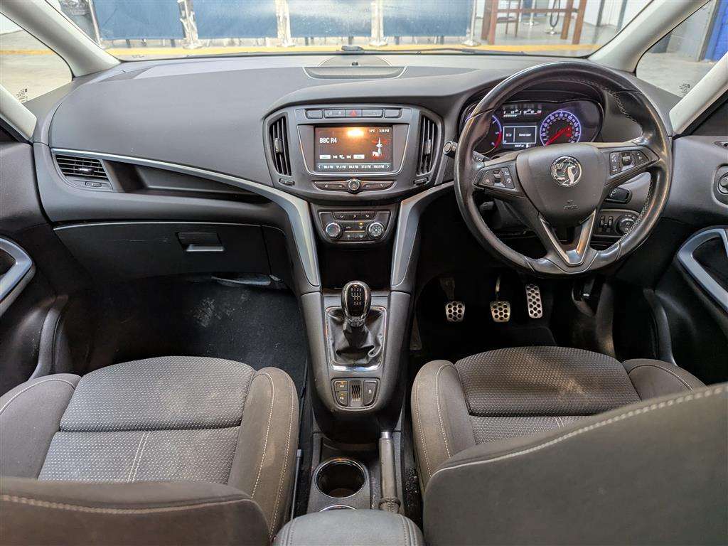 <p>2017 VAUXHALL ZAFIRA TOURER SRI CDTI EC</p>