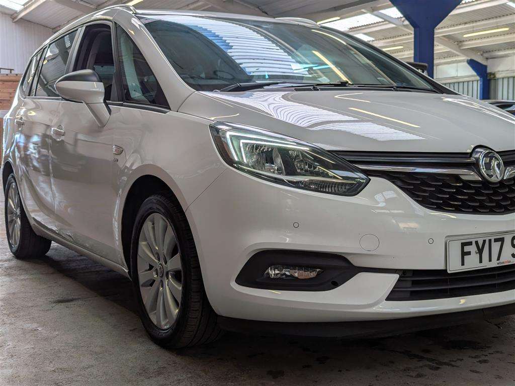 <p>2017 VAUXHALL ZAFIRA TOURER SRI CDTI EC</p>