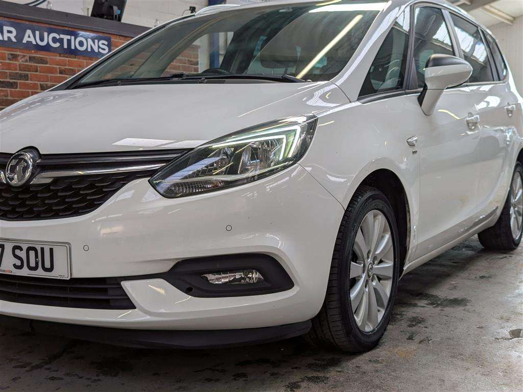 <p>2017 VAUXHALL ZAFIRA TOURER SRI CDTI EC</p>