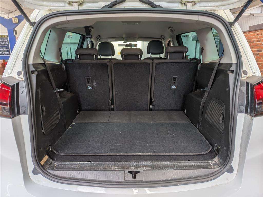 <p>2017 VAUXHALL ZAFIRA TOURER SRI CDTI EC</p>