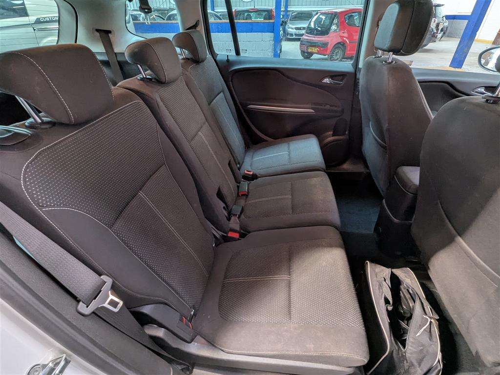 <p>2017 VAUXHALL ZAFIRA TOURER SRI CDTI EC</p>