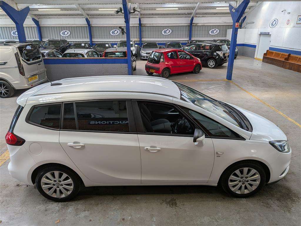 <p>2017 VAUXHALL ZAFIRA TOURER SRI CDTI EC</p>