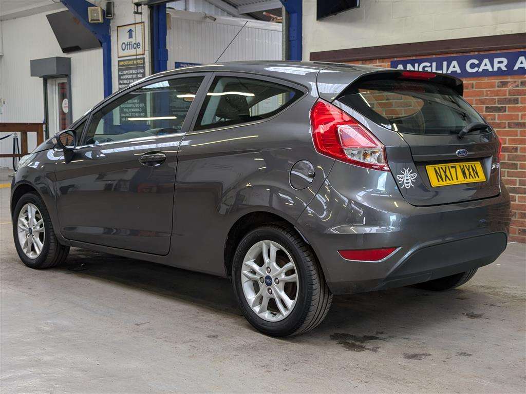 <p>2017 FORD FIESTA ZETEC</p>