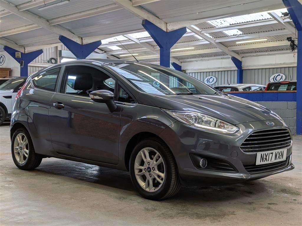 <p>2017 FORD FIESTA ZETEC</p>
