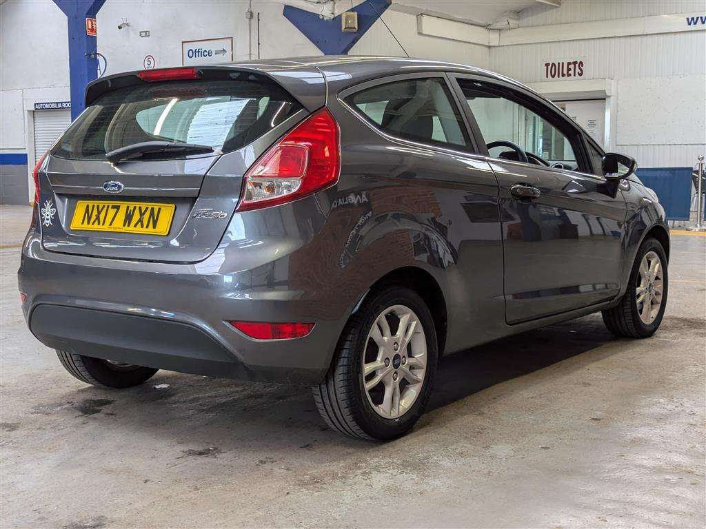 <p>2017 FORD FIESTA ZETEC</p>