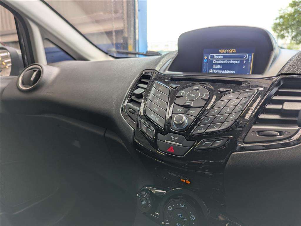 <p>2017 FORD FIESTA ZETEC</p>