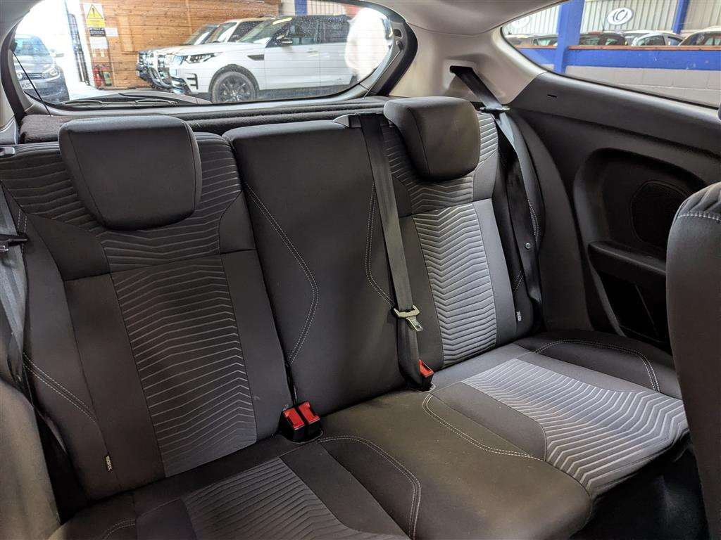 <p>2017 FORD FIESTA ZETEC</p>