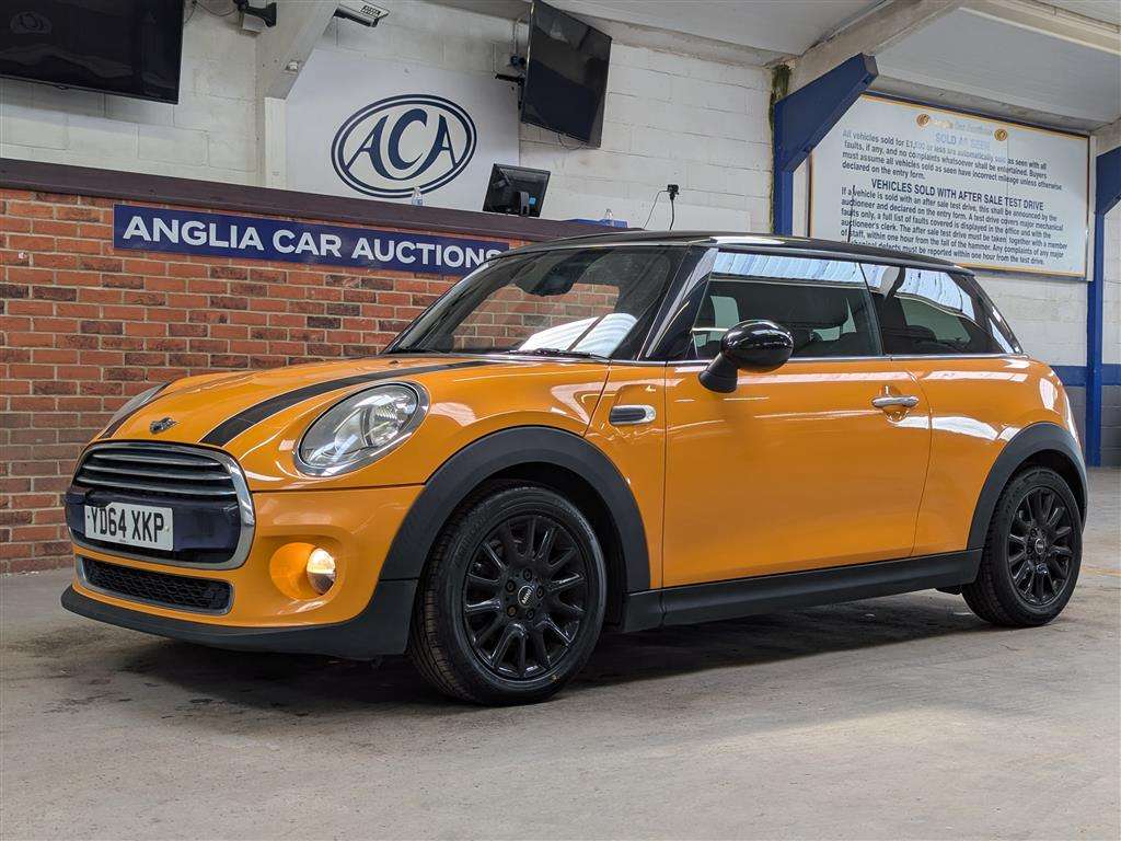 <p>2014 MINI COOPER</p>