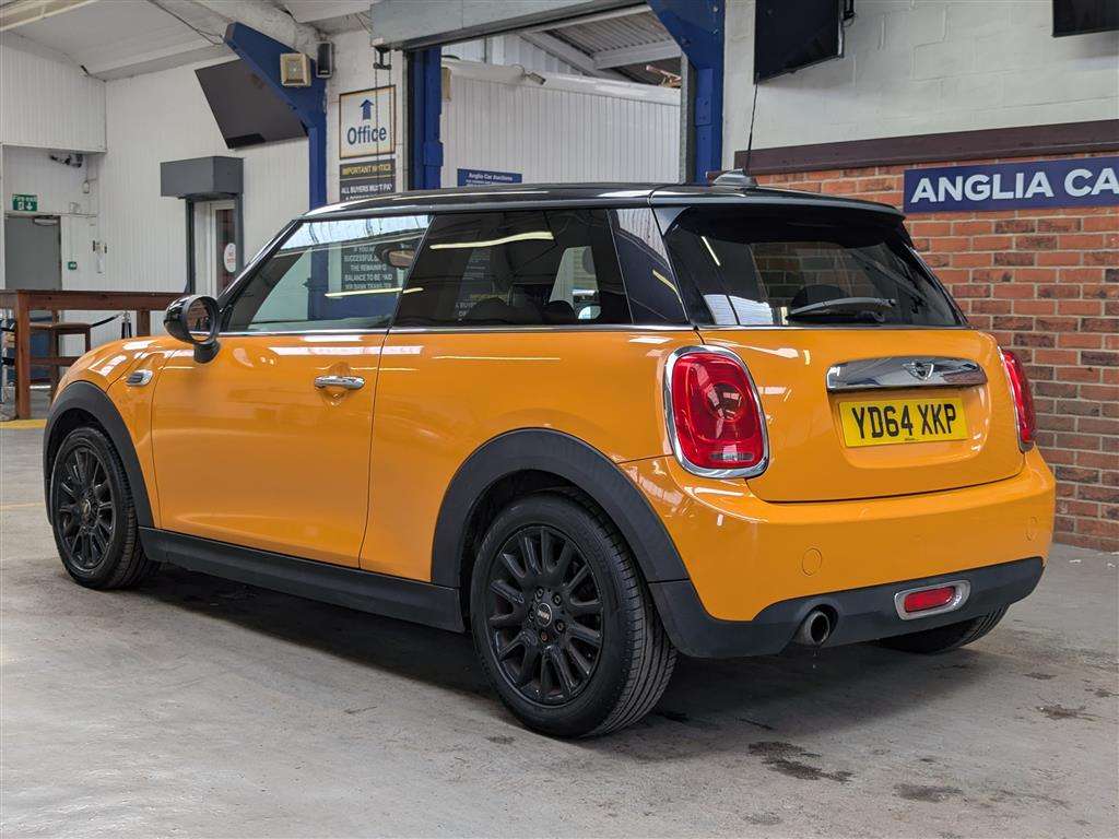 <p>2014 MINI COOPER</p>