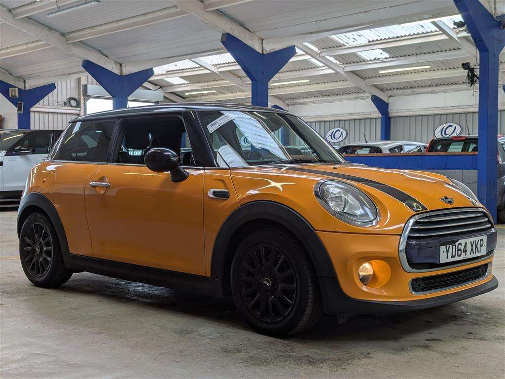 <p>2014 MINI COOPER</p>