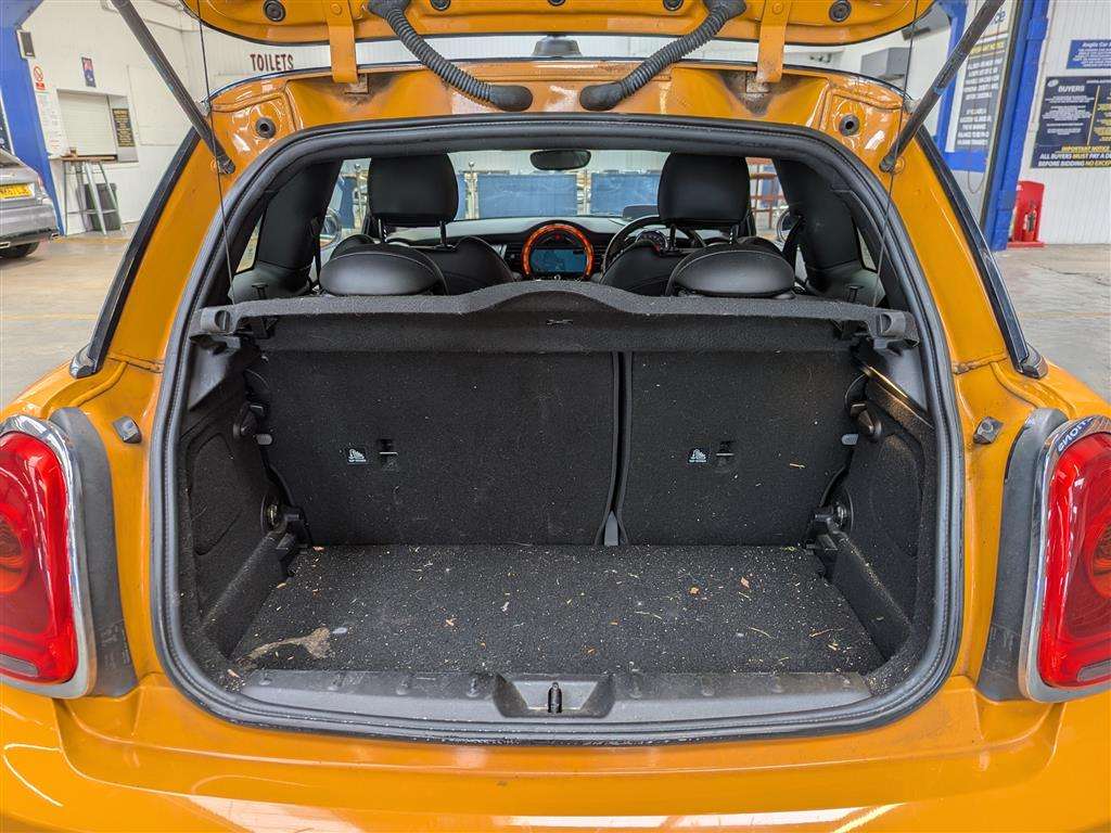 <p>2014 MINI COOPER</p>