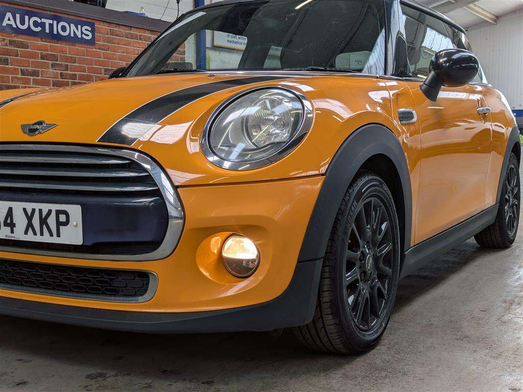 <p>2014 MINI COOPER</p>