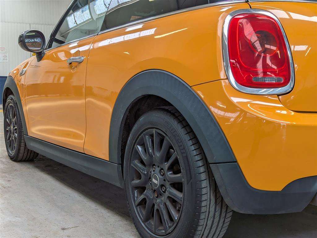 <p>2014 MINI COOPER</p>