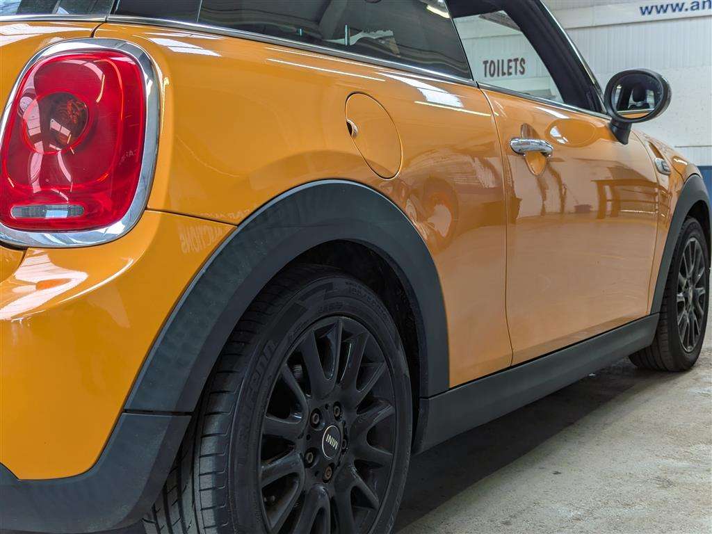 <p>2014 MINI COOPER</p>
